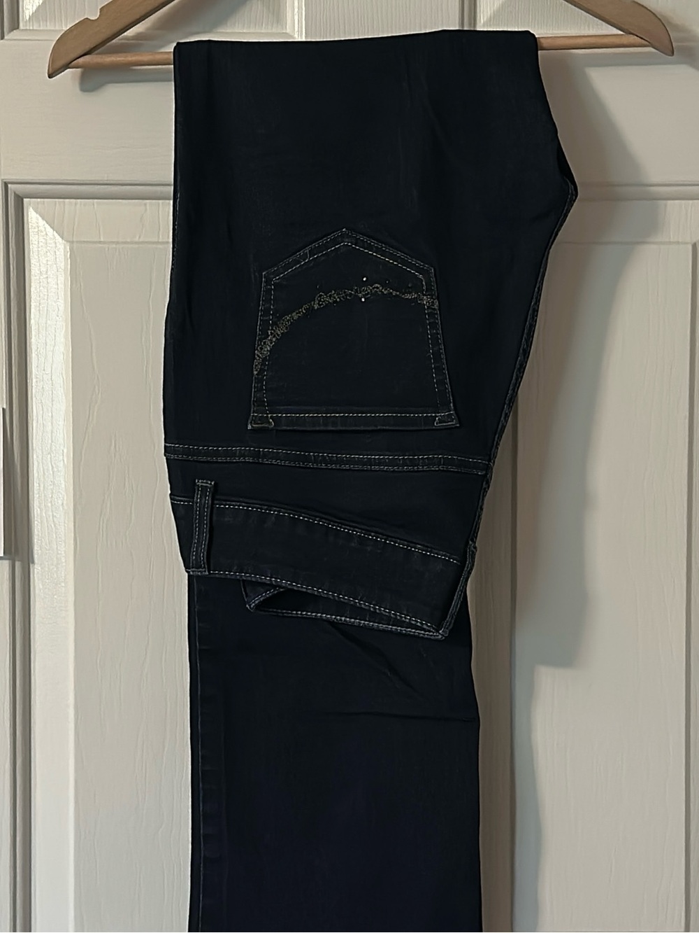 Women’s mid-rise straight leg jeans